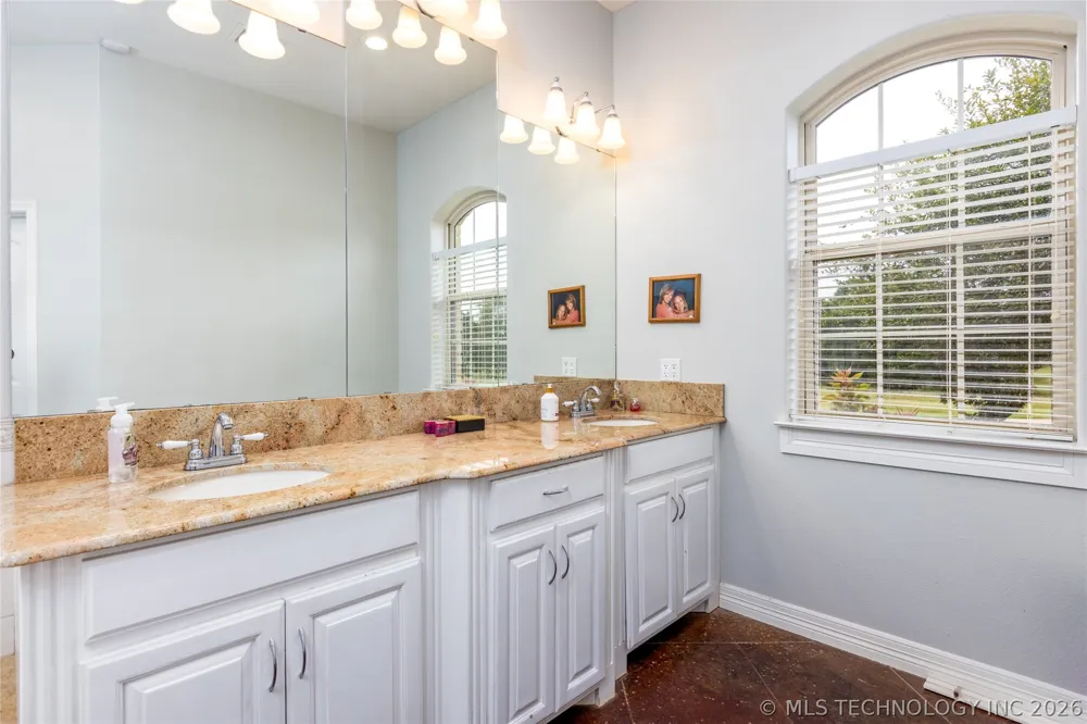12717 S Chisolm Caddo, OK 74729