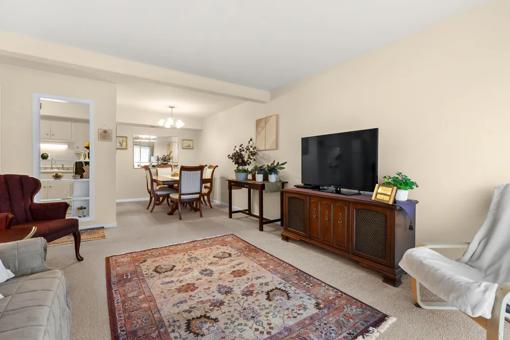 742 W Kilgore Road #307 Kalamazoo, MI 49008