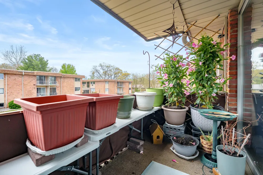 742 W Kilgore Road #307 Kalamazoo, MI 49008
