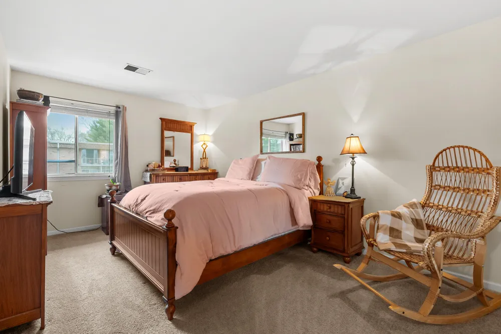 742 W Kilgore Road #307 Kalamazoo, MI 49008