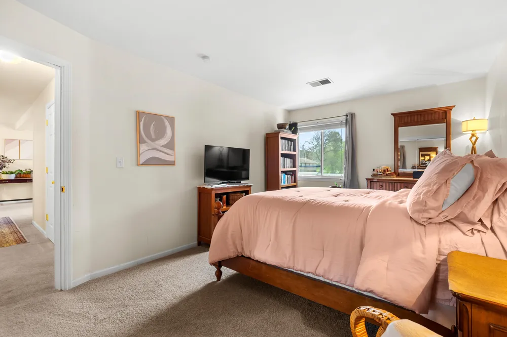 742 W Kilgore Road #307 Kalamazoo, MI 49008