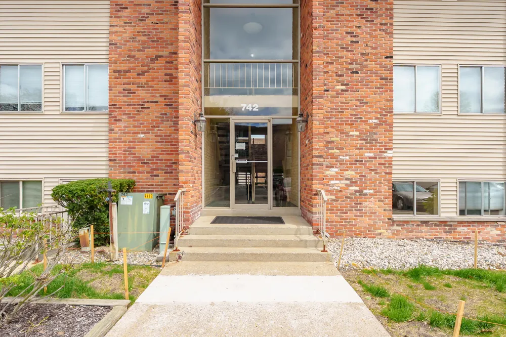 742 W Kilgore Road #307 Kalamazoo, MI 49008
