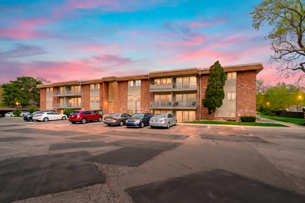 742 W Kilgore Road #307 Kalamazoo, MI 49008