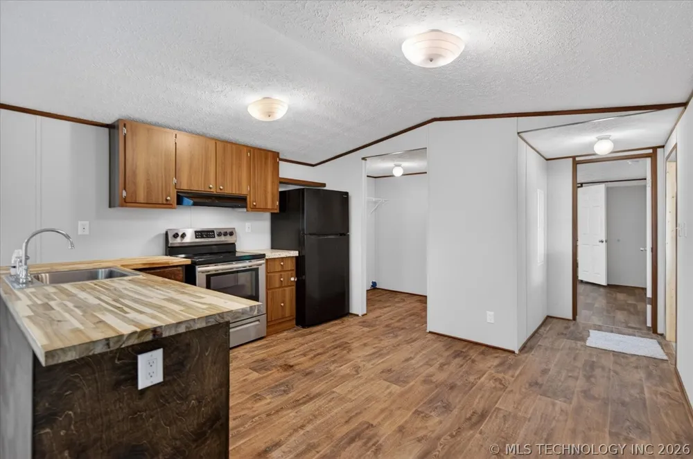 306 W Cherokee Street Delaware, OK 74027