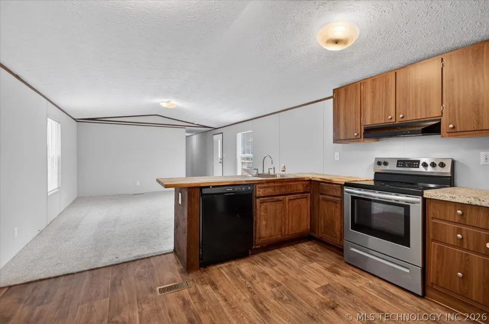306 W Cherokee Street Delaware, OK 74027
