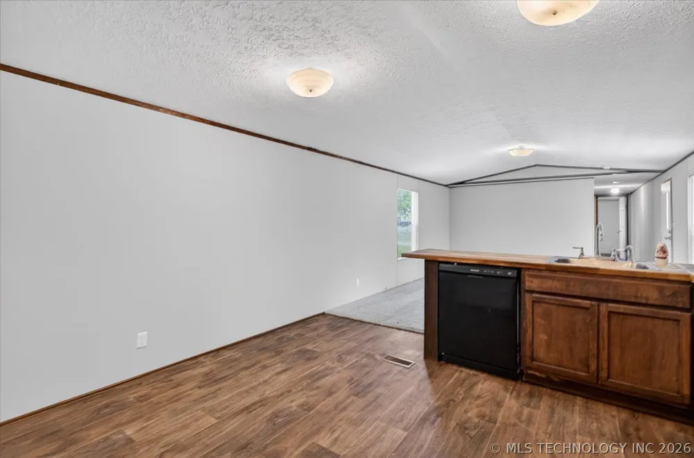 306 W Cherokee Street Delaware, OK 74027