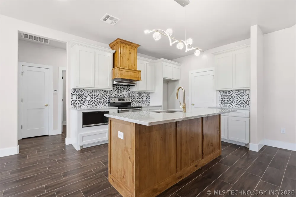 6146 Slim Pickens Lane Marietta, OK 73448