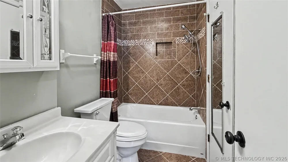 408 S Osage Street Grove, OK 74344