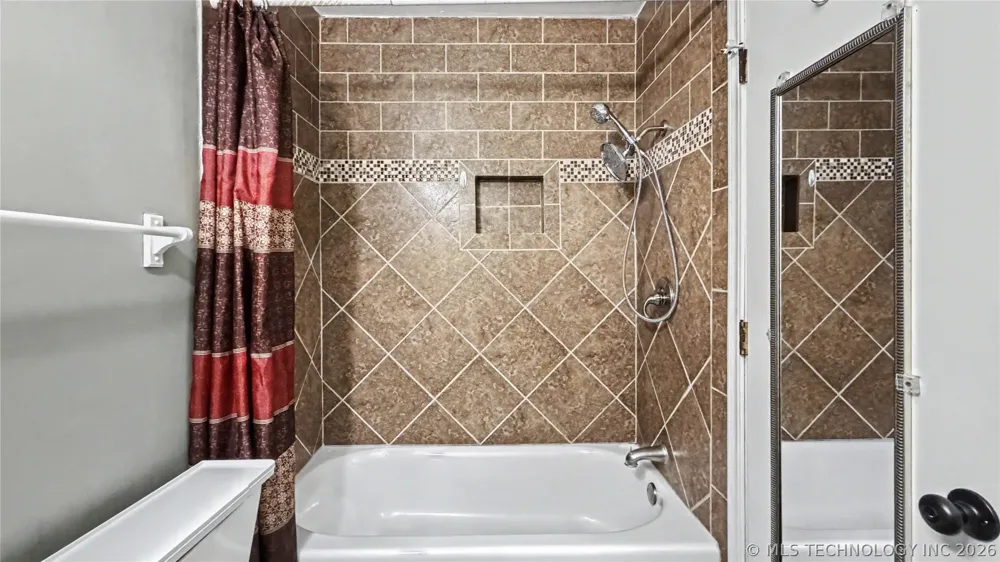 408 S Osage Street Grove, OK 74344