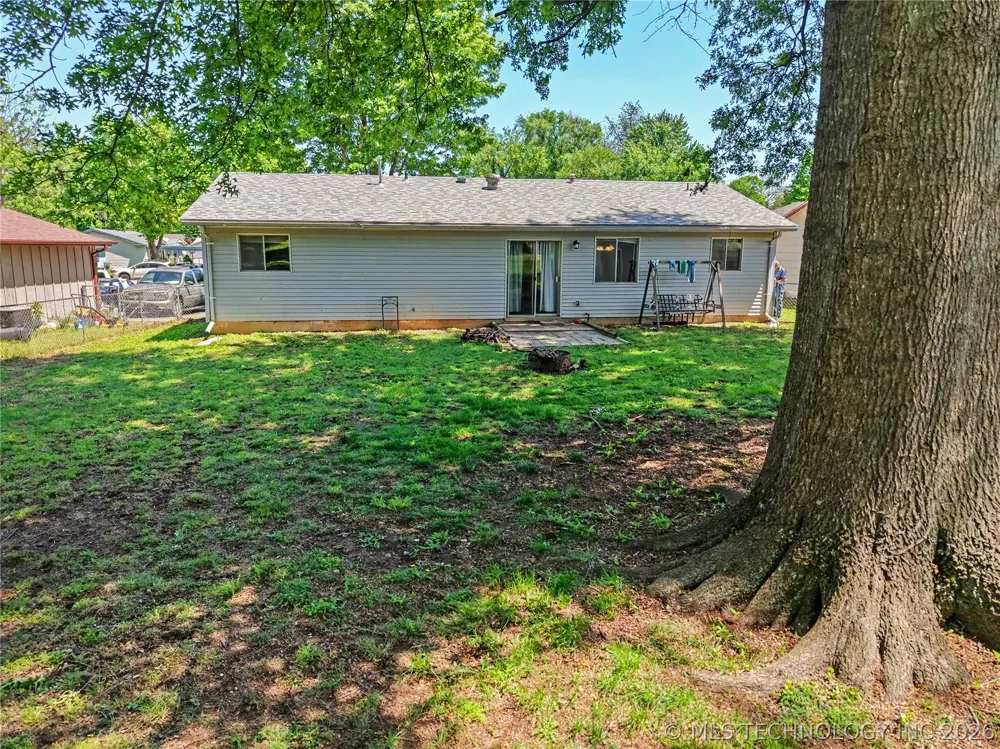 408 S Osage Street Grove, OK 74344