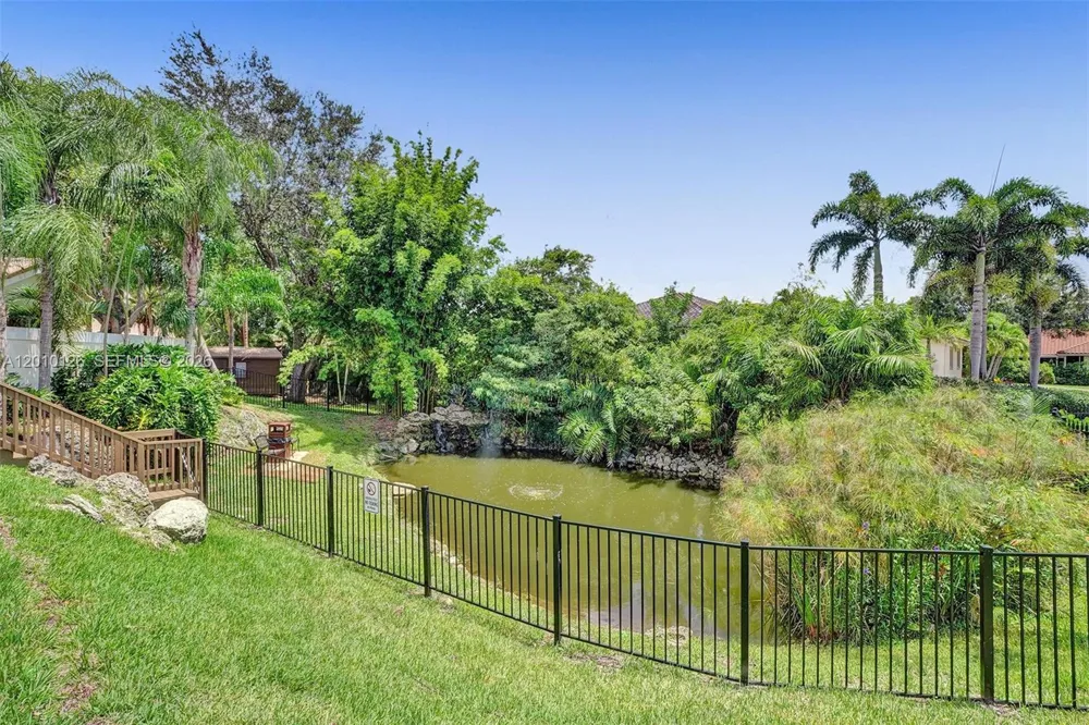 16301 SW 62nd St Southwest Ranches, FL 33331
