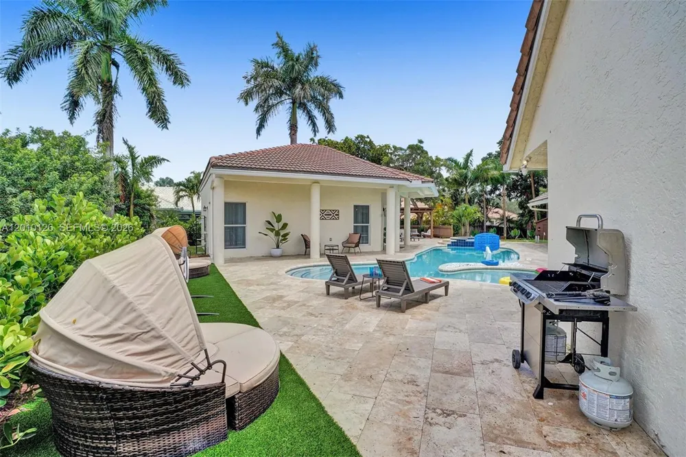 16301 SW 62nd St Southwest Ranches, FL 33331