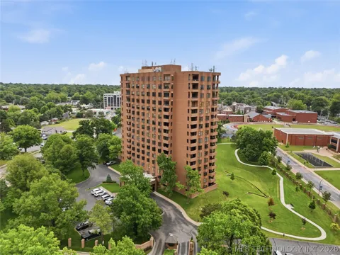 2121 S Yorktown Avenue #706