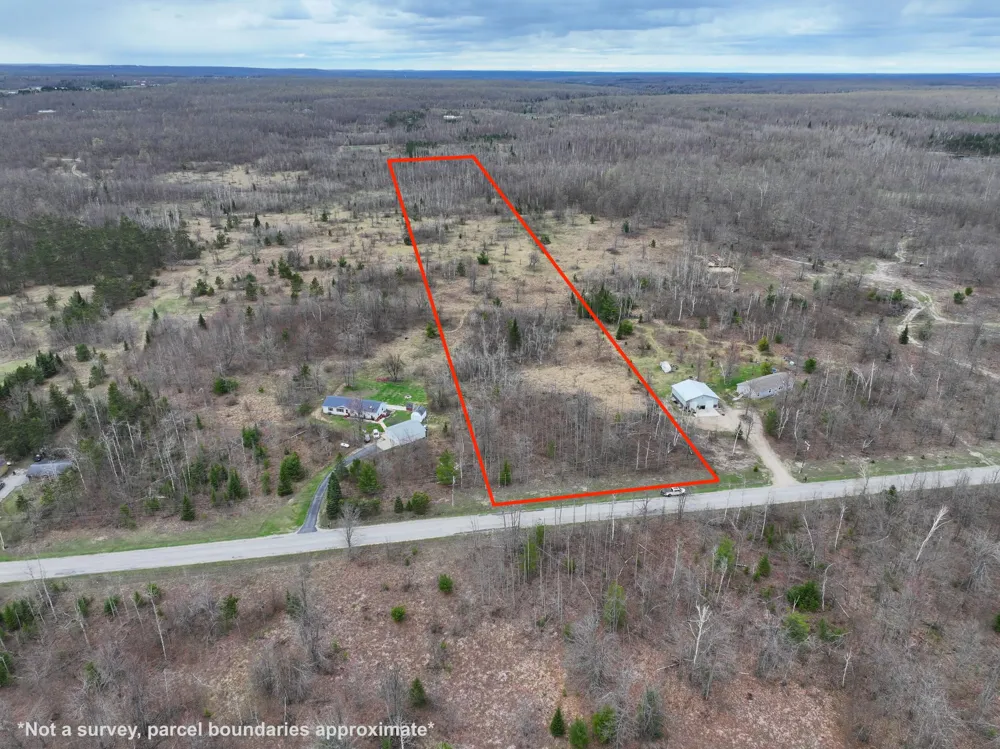 15 Finnegan Road Johannesburg, MI 49751