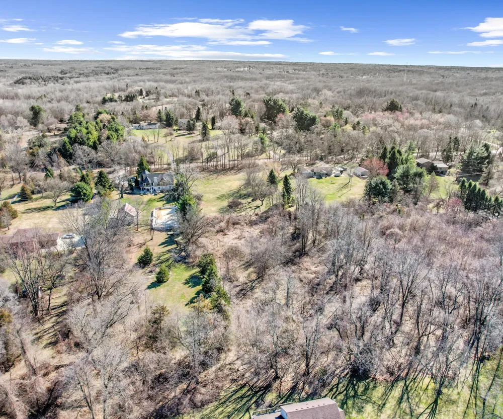 1480 Old Plank Road Milford, MI 48381