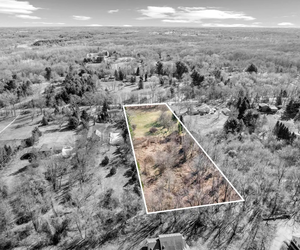 1480 Old Plank Road Milford, MI 48381