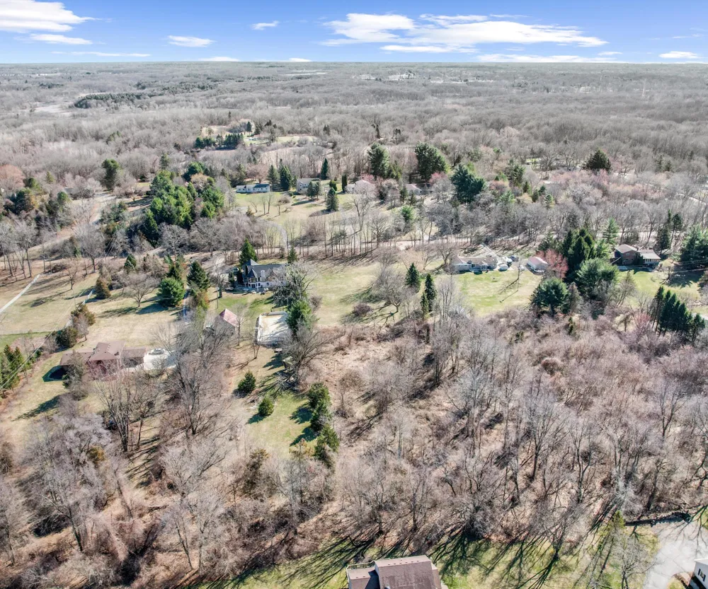 1480 Old Plank Road Milford, MI 48381