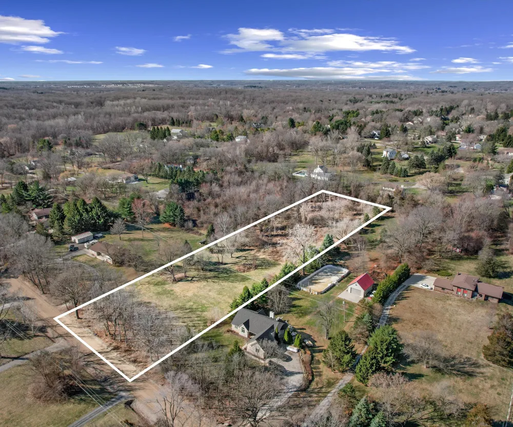 1480 Old Plank Road Milford, MI 48381