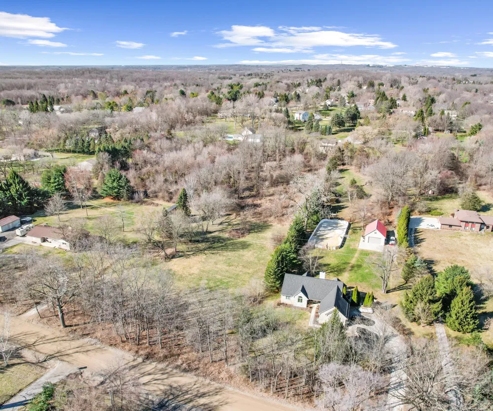1480 Old Plank Road Milford, MI 48381
