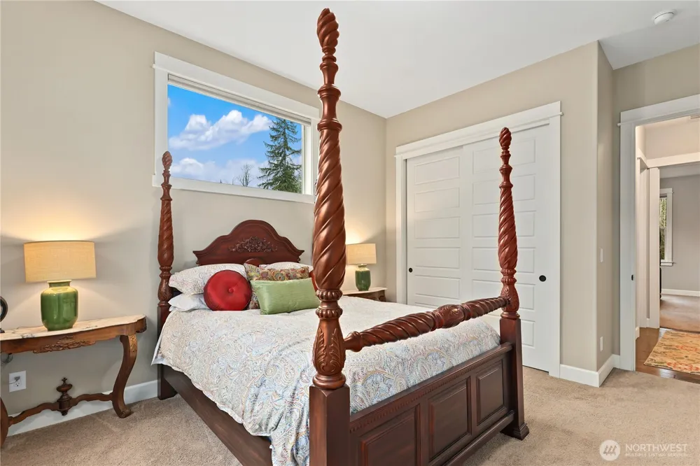 31209 218th Place SE Black Diamond, WA 98010