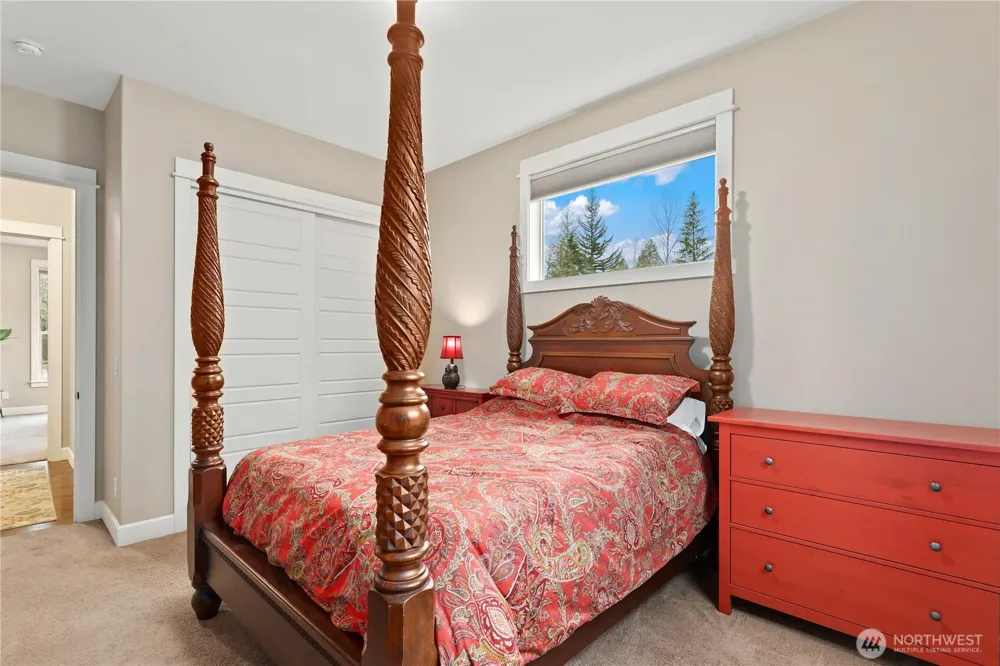 31209 218th Place SE Black Diamond, WA 98010