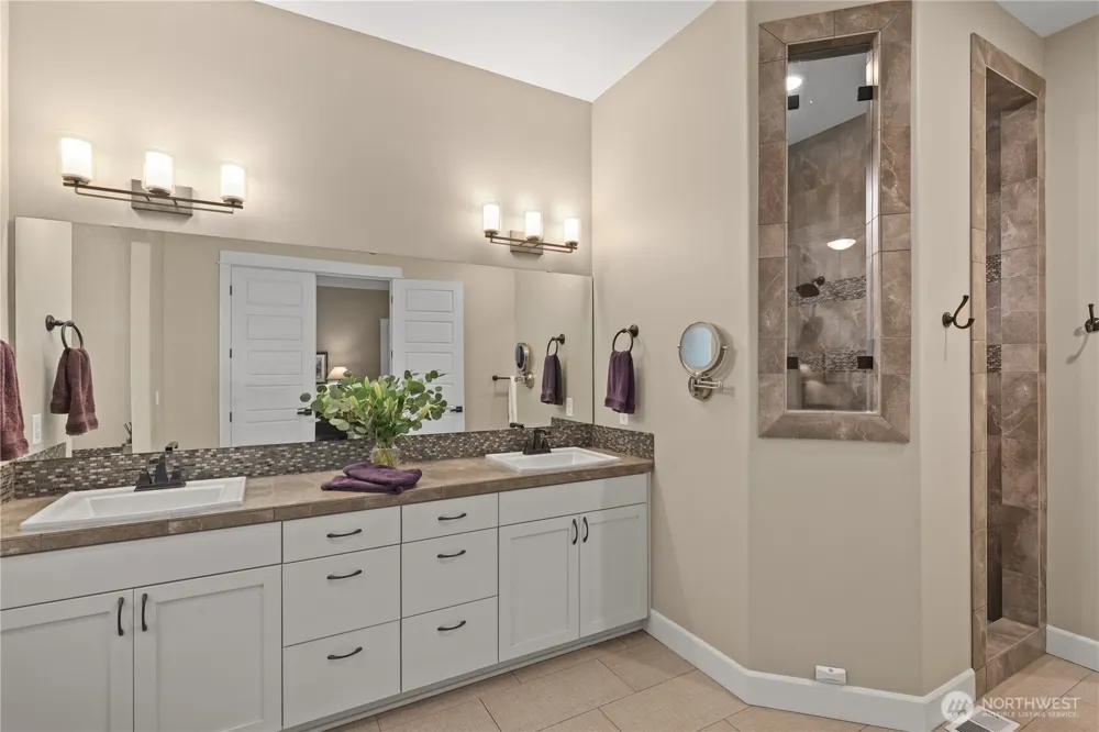 31209 218th Place SE Black Diamond, WA 98010