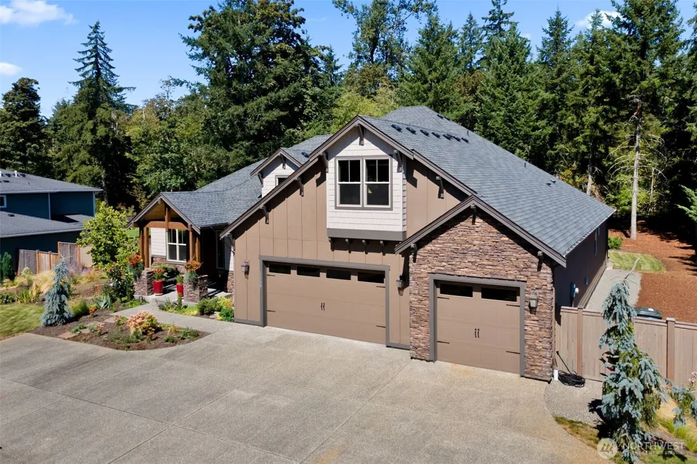 31209 218th Place SE Black Diamond, WA 98010