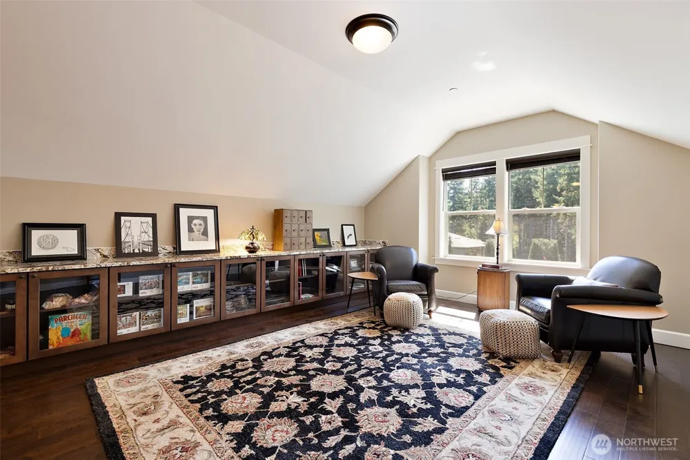 31209 218th Place SE Black Diamond, WA 98010