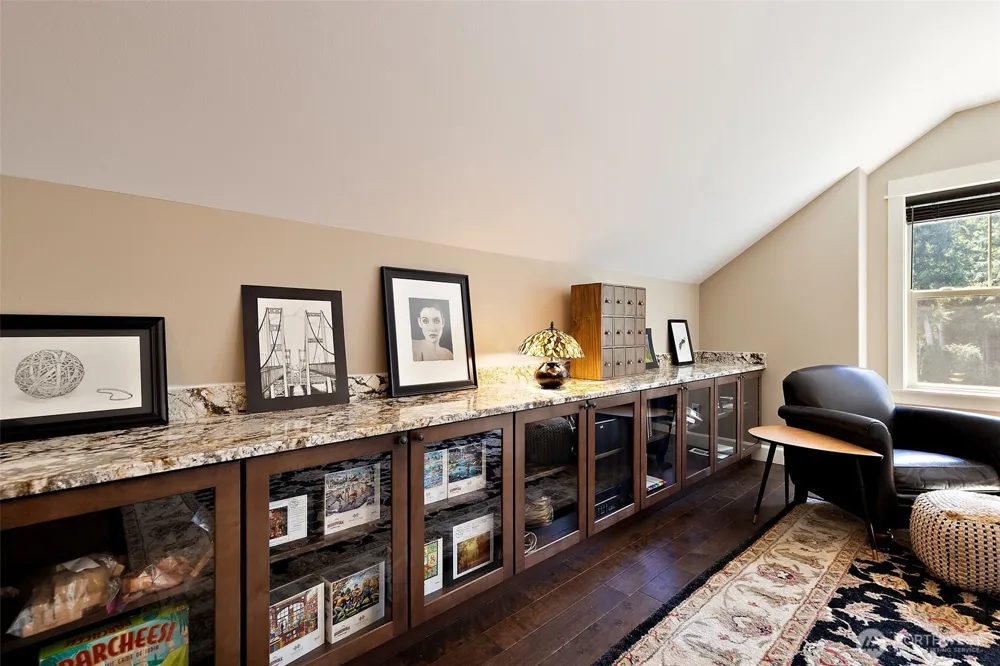 31209 218th Place SE Black Diamond, WA 98010