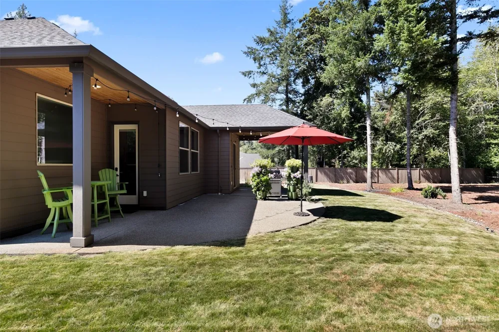 31209 218th Place SE Black Diamond, WA 98010
