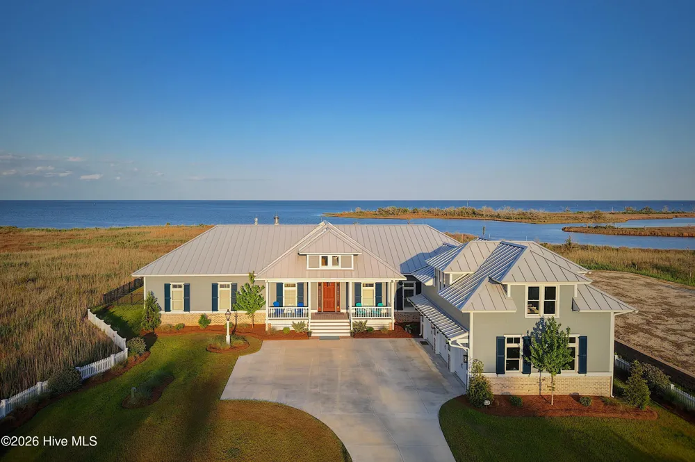 76 Soundside Drive Oriental, NC 28571