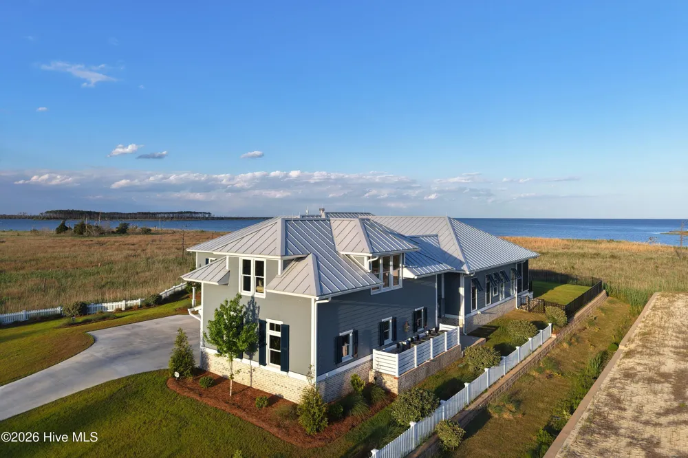 76 Soundside Drive Oriental, NC 28571