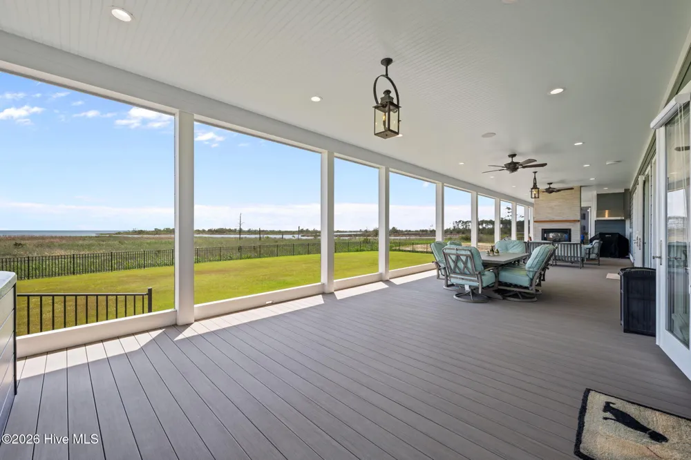 76 Soundside Drive Oriental, NC 28571
