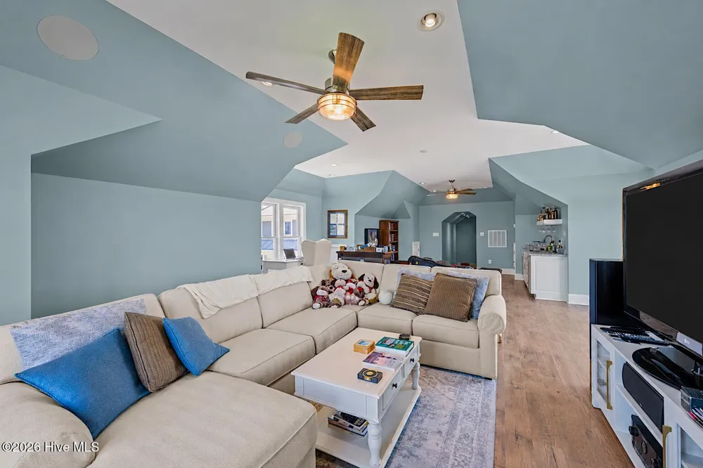76 Soundside Drive Oriental, NC 28571