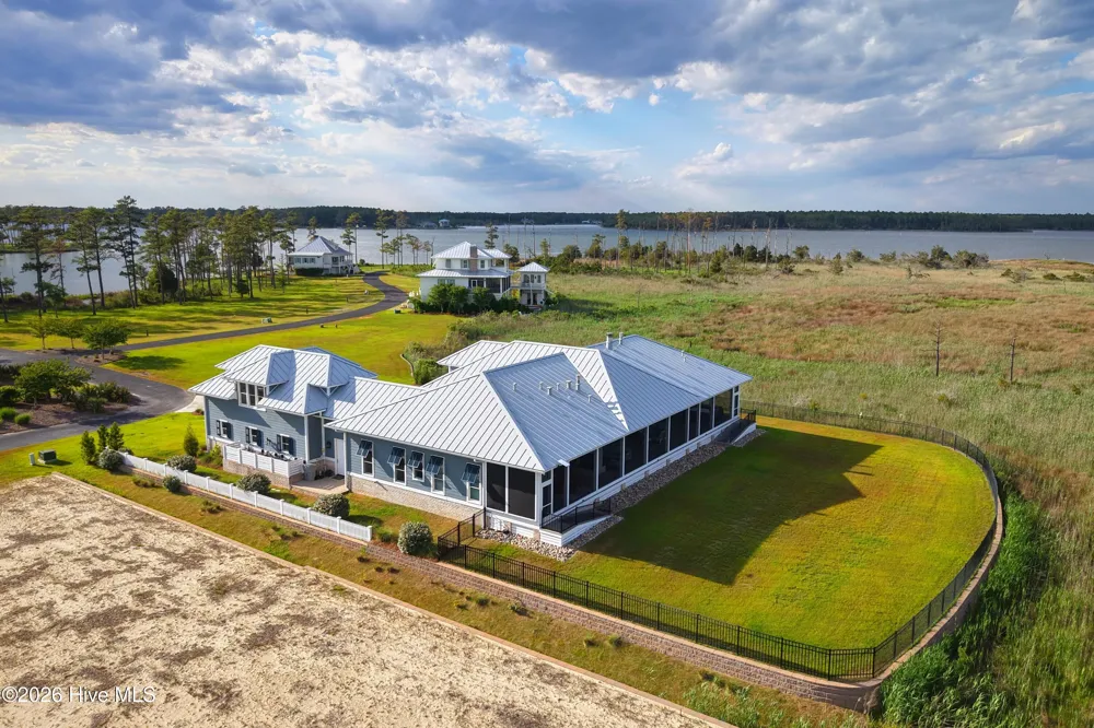 76 Soundside Drive Oriental, NC 28571