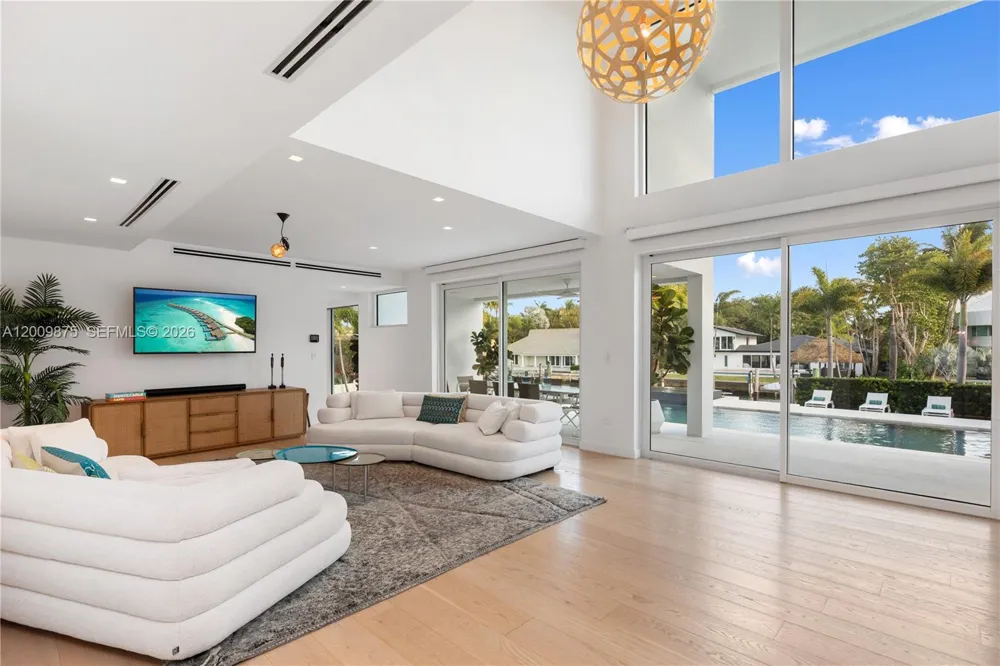 120 Knollwood Dr Key Biscayne, FL 33149