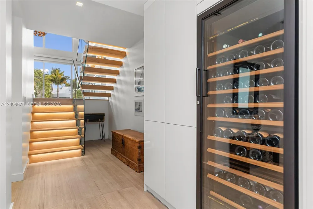 120 Knollwood Dr Key Biscayne, FL 33149