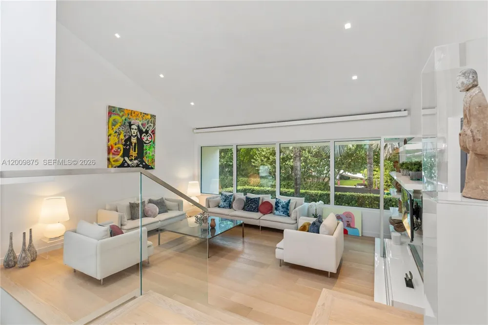 120 Knollwood Dr Key Biscayne, FL 33149