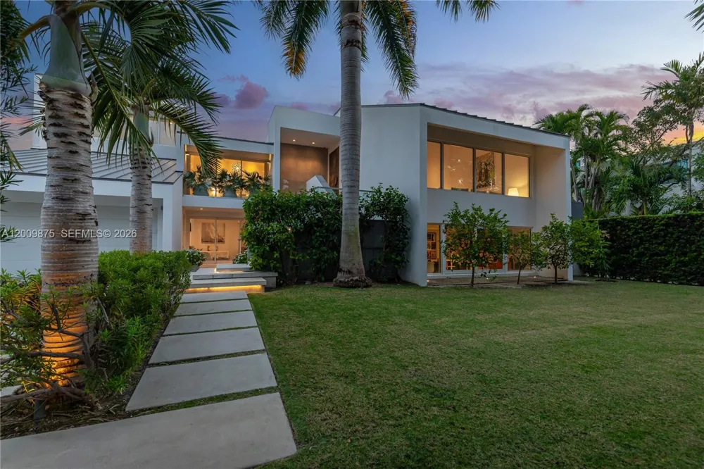 120 Knollwood Dr Key Biscayne, FL 33149