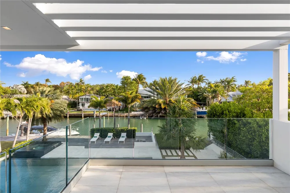 120 Knollwood Dr Key Biscayne, FL 33149