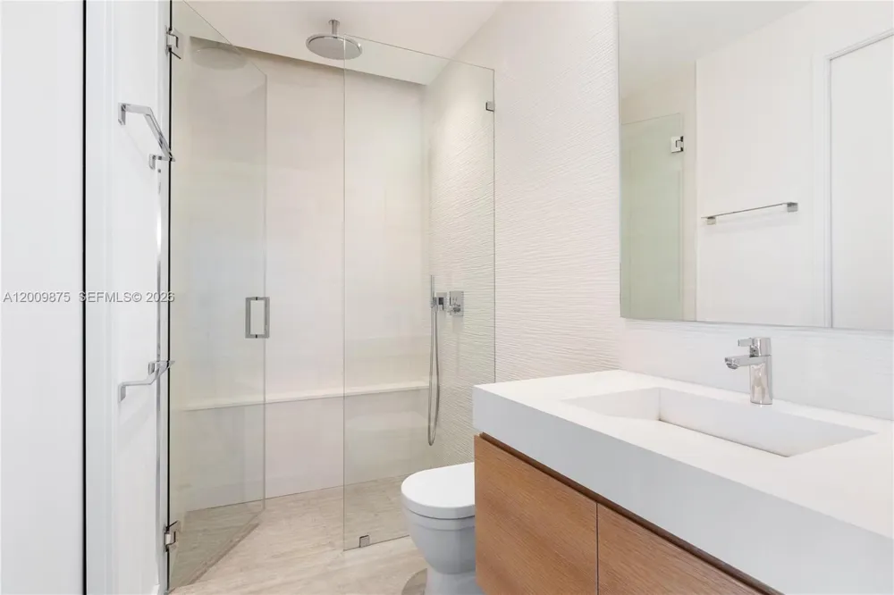 120 Knollwood Dr Key Biscayne, FL 33149