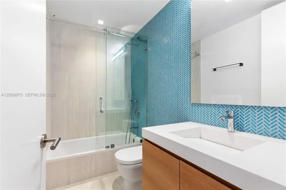 120 Knollwood Dr Key Biscayne, FL 33149