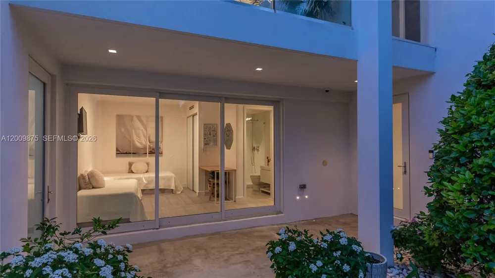 120 Knollwood Dr Key Biscayne, FL 33149