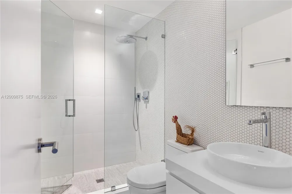 120 Knollwood Dr Key Biscayne, FL 33149