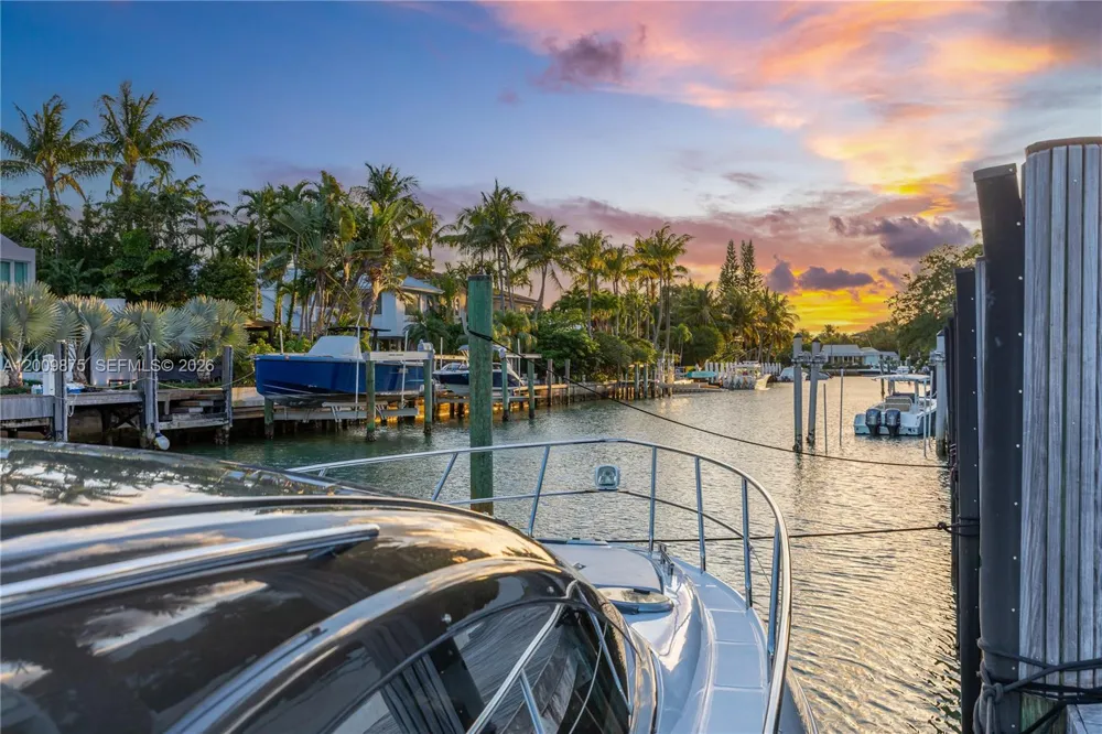120 Knollwood Dr Key Biscayne, FL 33149