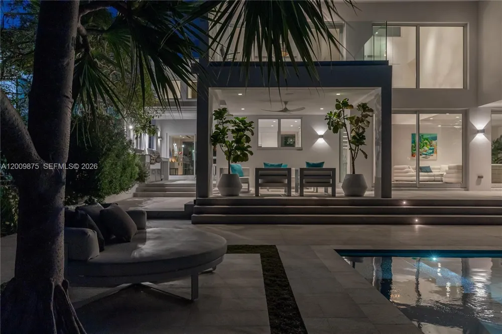 120 Knollwood Dr Key Biscayne, FL 33149