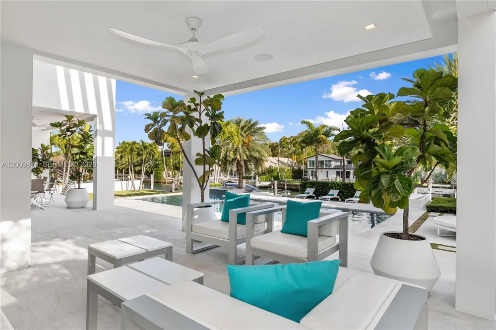 120 Knollwood Dr Key Biscayne, FL 33149