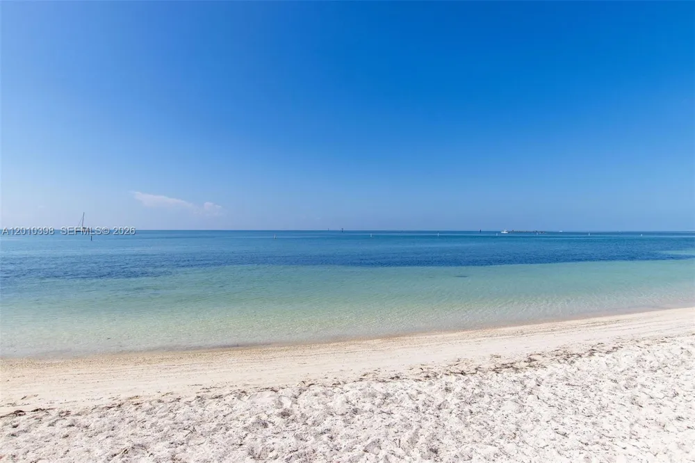 320 Calzada De Bougainville Marathon, FL 33050