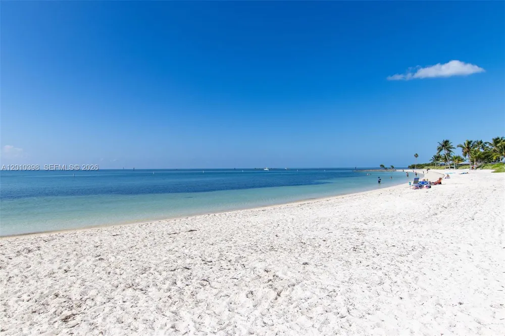 320 Calzada De Bougainville Marathon, FL 33050