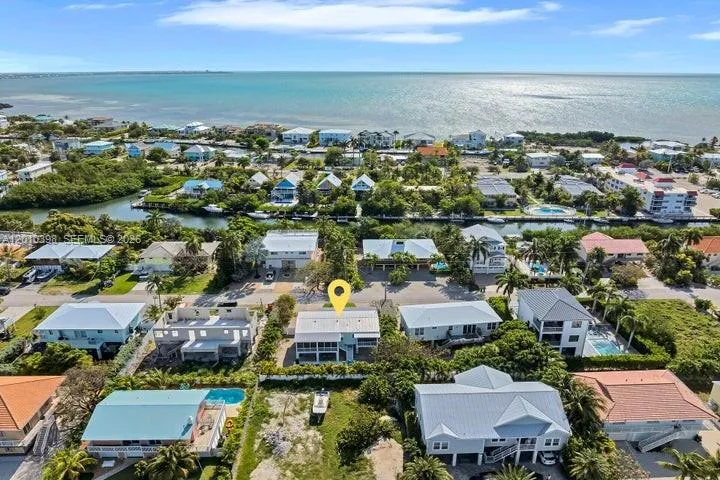 320 Calzada De Bougainville Marathon, FL 33050